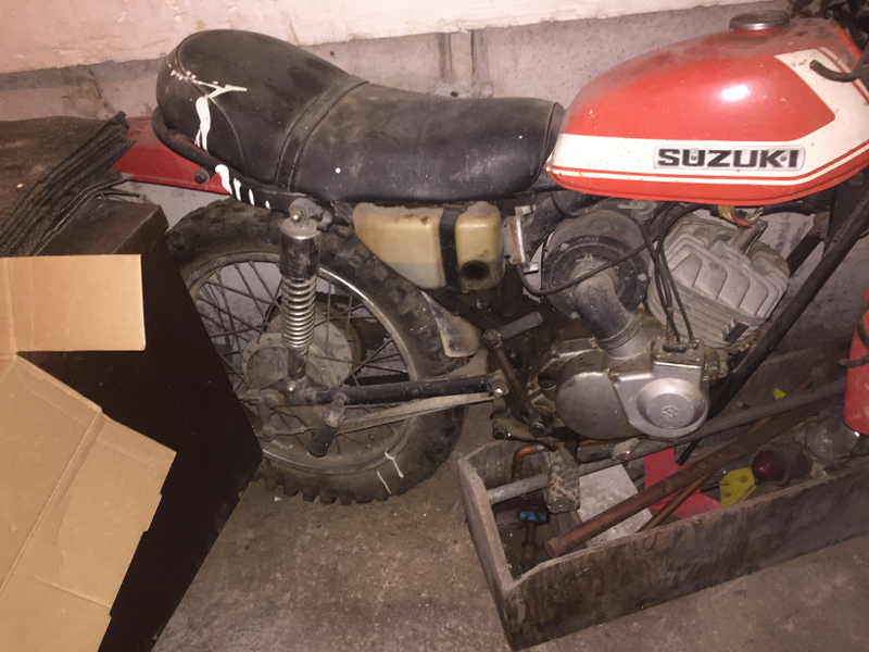 Illustration for article titled Basement Find: Help Me Identify This Bike!